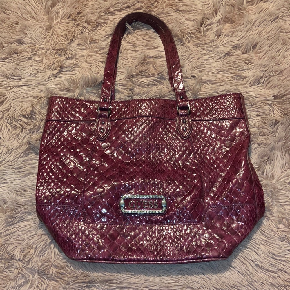 Guess tote